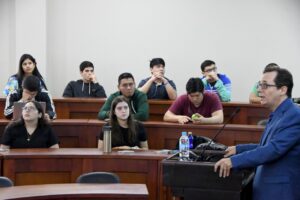 Charla del Secretario Técnico en la UEES 2