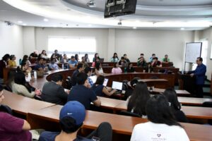 Charla del Secretario Técnico en la UEES 7