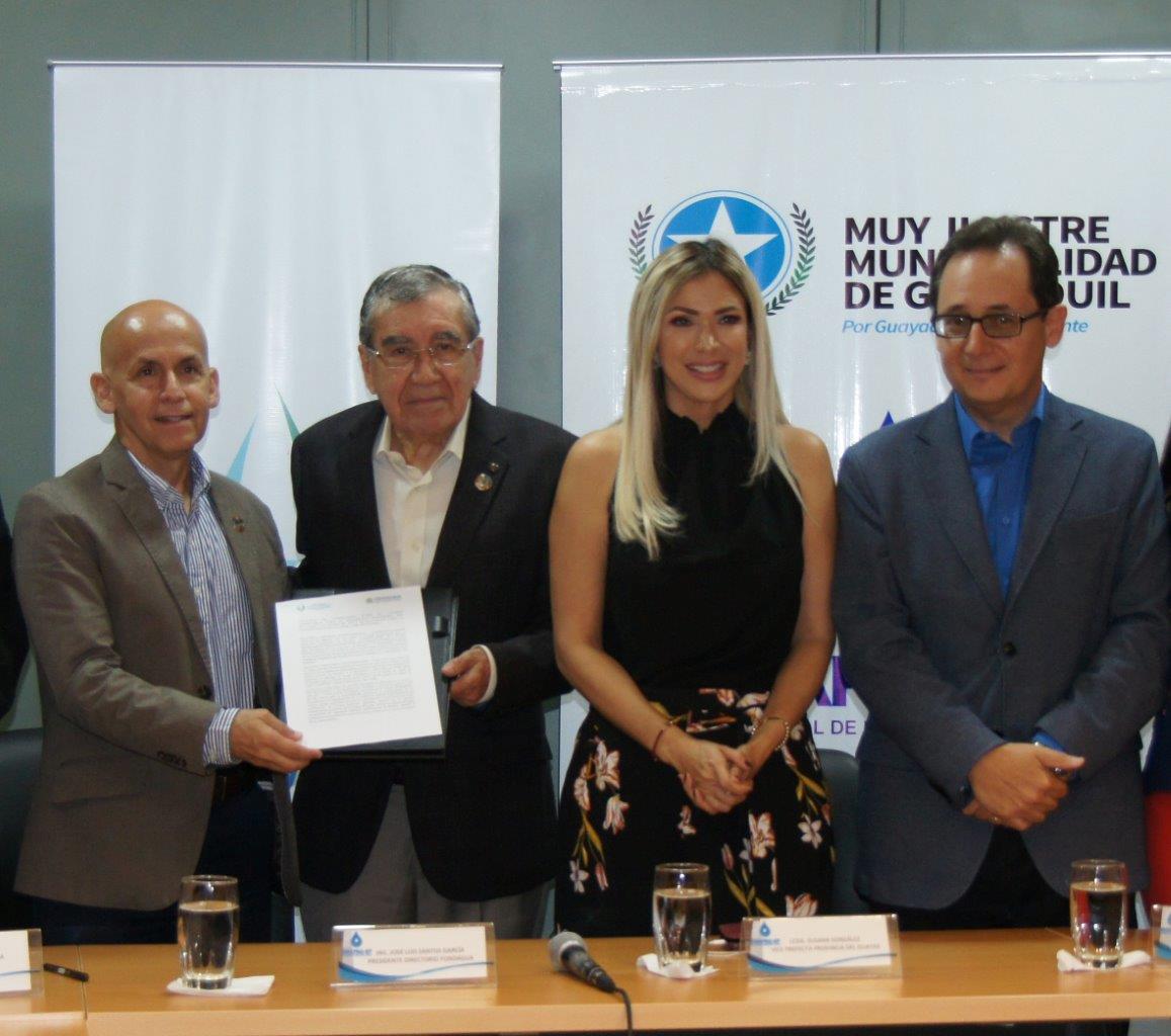 Firma de Convenio entre FONDAGUA y CEMDES