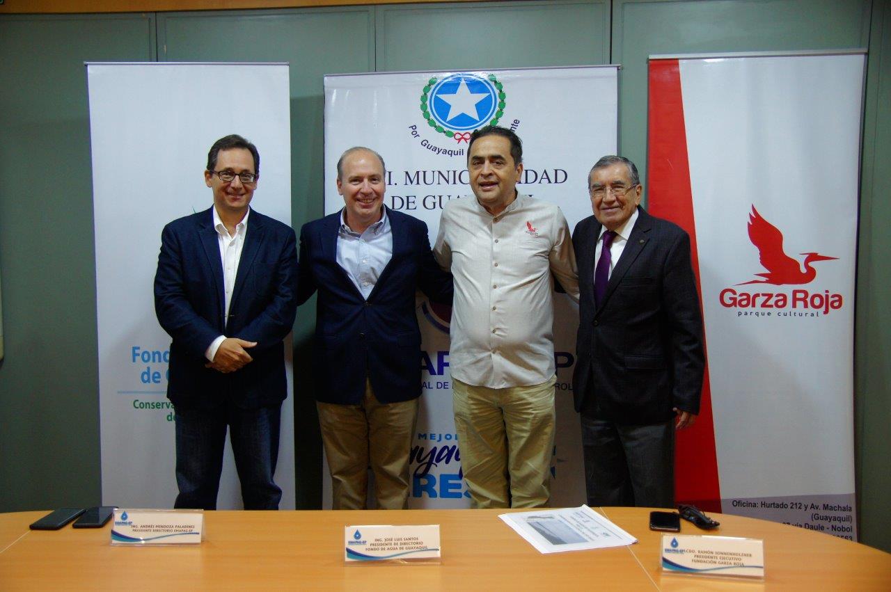 Firma de Convenio entre FONDAGUA y GARZA ROJA