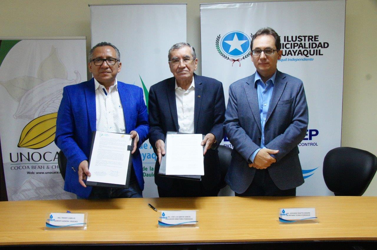 Firma de Convenio entre FONDAGUA y UNOCACE